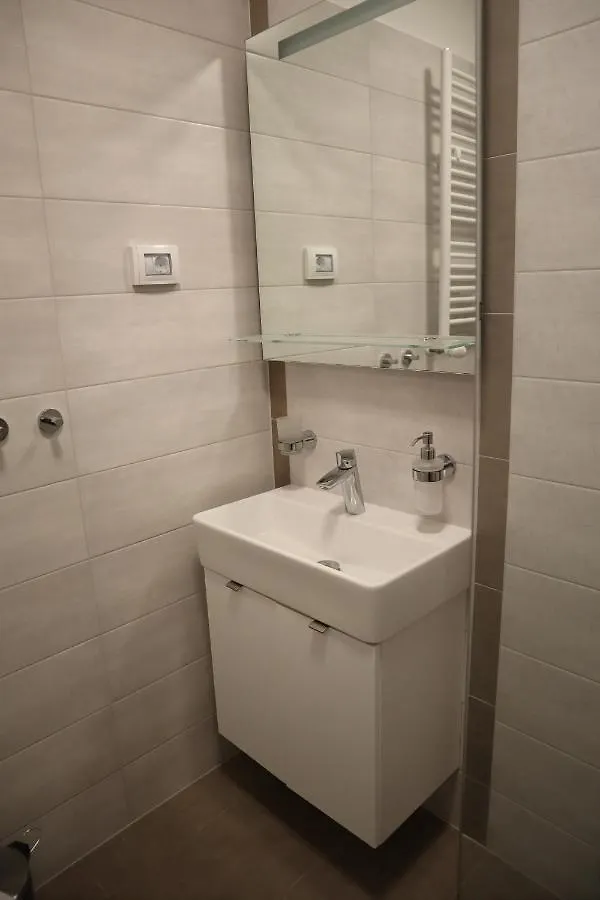 Vratovic Apartments Πούλα